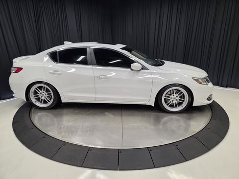 Used 2017 Acura ILX w/ Premium Package image 12