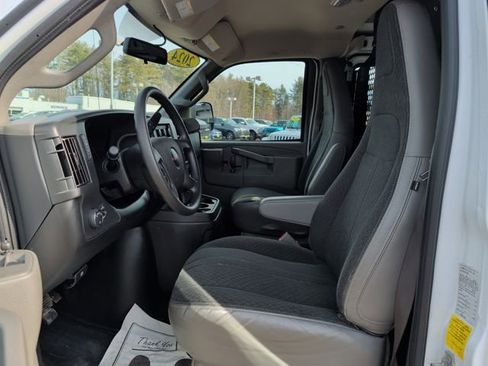 Used 2024 GMC Savana 2500 w/ Driver Convenience Package image 12