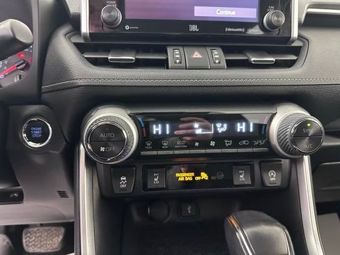 Used 2021 Toyota RAV4 XLE Premium image 25