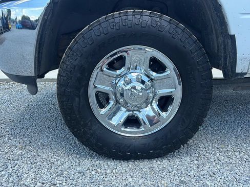 Used 2018 RAM 2500 SLT AWD/4WD image 12