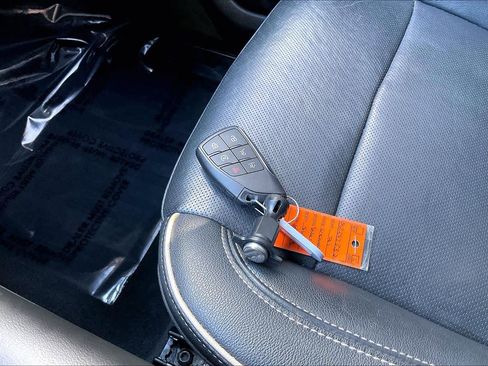 Used 2021 Chevrolet Suburban Premier image 11