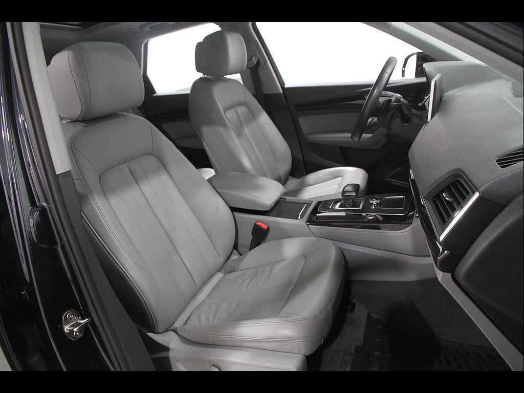 Used 2019 Audi Q5 Prestige w/ Prestige Package AWD/4WD image 17
