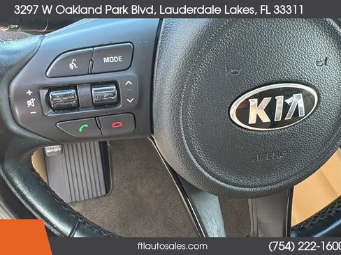 Used 2017 Kia Sedona LX w/ LX Essentials Premium Package FWD image 44