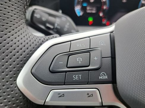 New 2026 Volkswagen Tiguan SE R-Line image 14