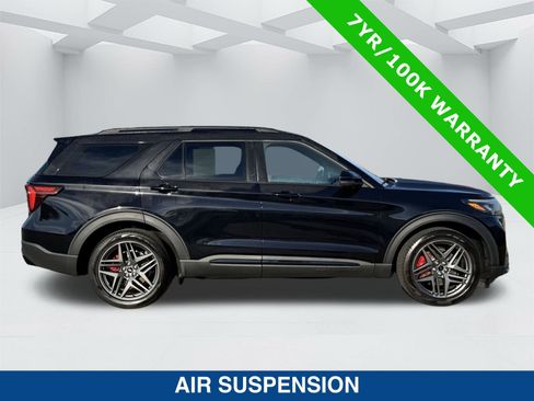 Certified 2025 Ford Explorer ST image 3