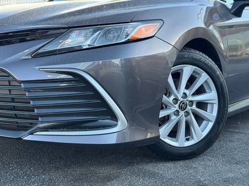 Used 2022 Toyota Camry LE image 5