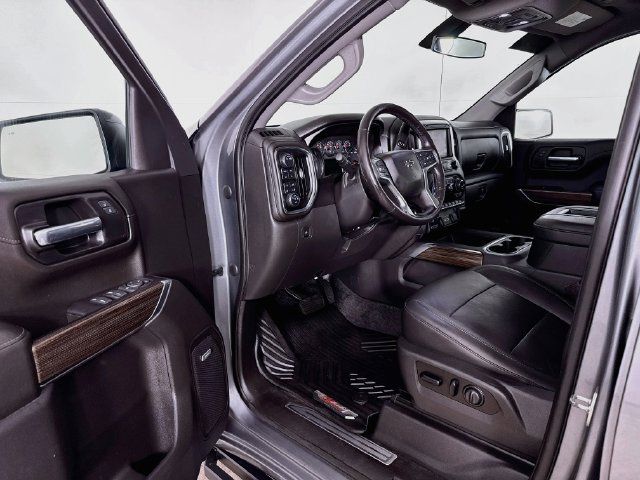 Used 2021 Chevrolet Silverado 1500 LT Trail Boss w/ Convenience Package II AWD/4WD image 3