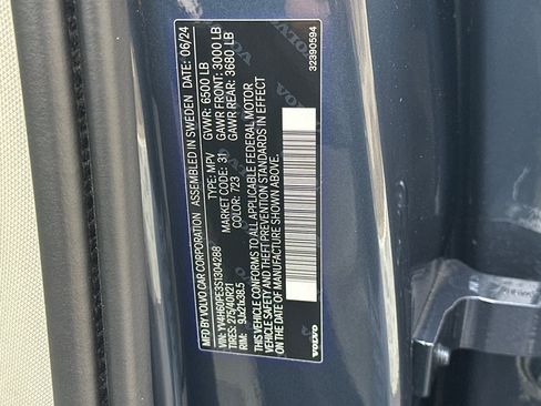 Used 2025 Volvo XC90 T8 Plus AWD/4WD image 37