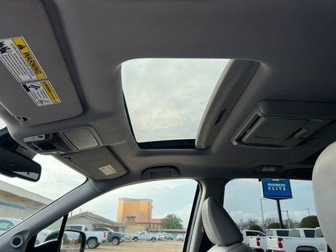 Used 2018 Honda Pilot Elite image 23