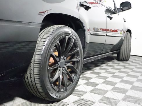 Used 2012 Cadillac Escalade Platinum AWD/4WD image 13