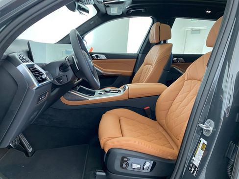 New 2026 BMW X7 xDrive40i w/ M Sport Package image 5