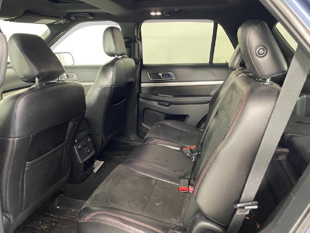 Used 2018 Ford Explorer XLT w/ Equipment Group 202A AWD/4WD image 13