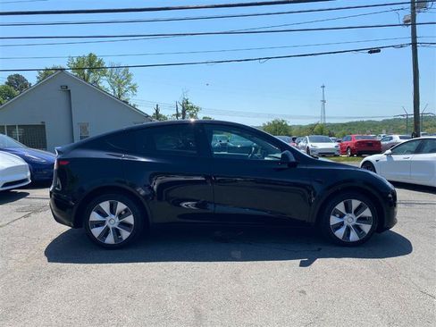 Used 2023 Tesla Model Y Long Range AWD/4WD image 6