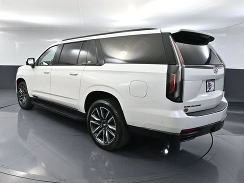 Used 2021 Cadillac Escalade ESV Sport w/ Heavy-Duty Trailer Package AWD/4WD image 9
