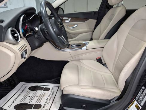 Certified 2019 Mercedes-Benz C 300 4MATIC Sedan image 4