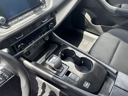 Used 2025 Nissan Rogue SV FWD image 43