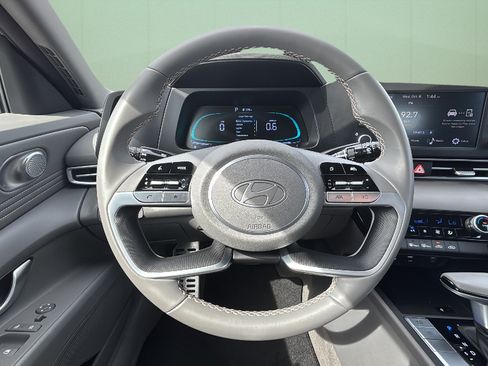Used 2025 Hyundai Elantra Sport FWD image 24