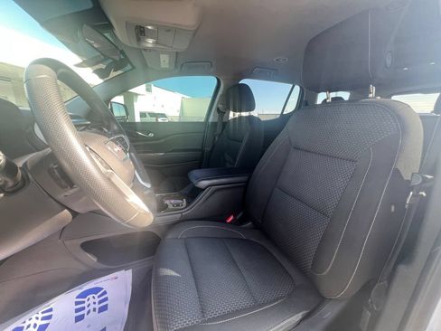 Used 2021 GMC Acadia SLE w/ Driver Convenience Package FWD image 17