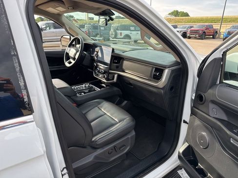 Used 2024 Ford Expedition Max XLT AWD/4WD image 14