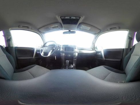 Used 2016 Toyota 4Runner SR5 AWD/4WD image 16