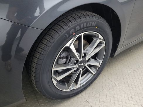 Used 2023 Kia Forte LXS FWD image 31