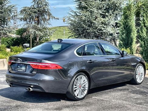 Used 2020 Jaguar XF Prestige image 6