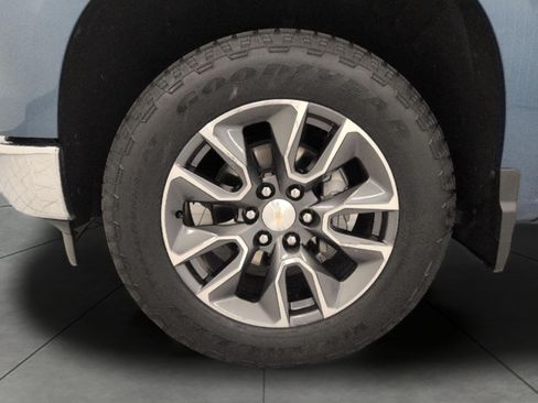 Used 2024 Chevrolet Silverado 1500 LT AWD/4WD image 4