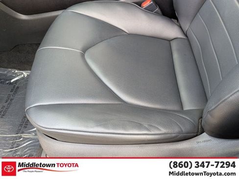 Used 2020 Toyota Highlander XLE AWD/4WD image 15