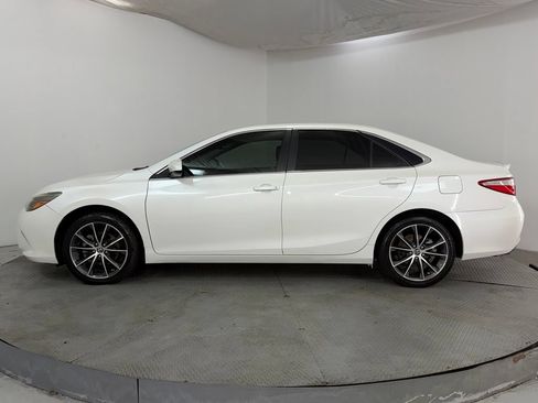 Used 2015 Toyota Camry XSE w/ Advanced Technology Package FWD image 4