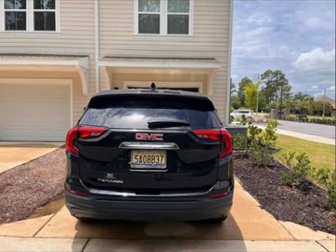 Used 2021 GMC Terrain SLE FWD image 11