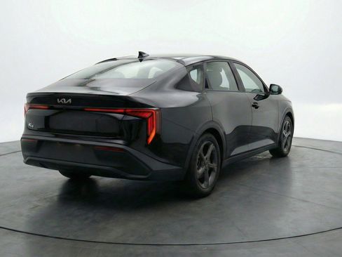 Used 2025 Kia K4 LXS image 9
