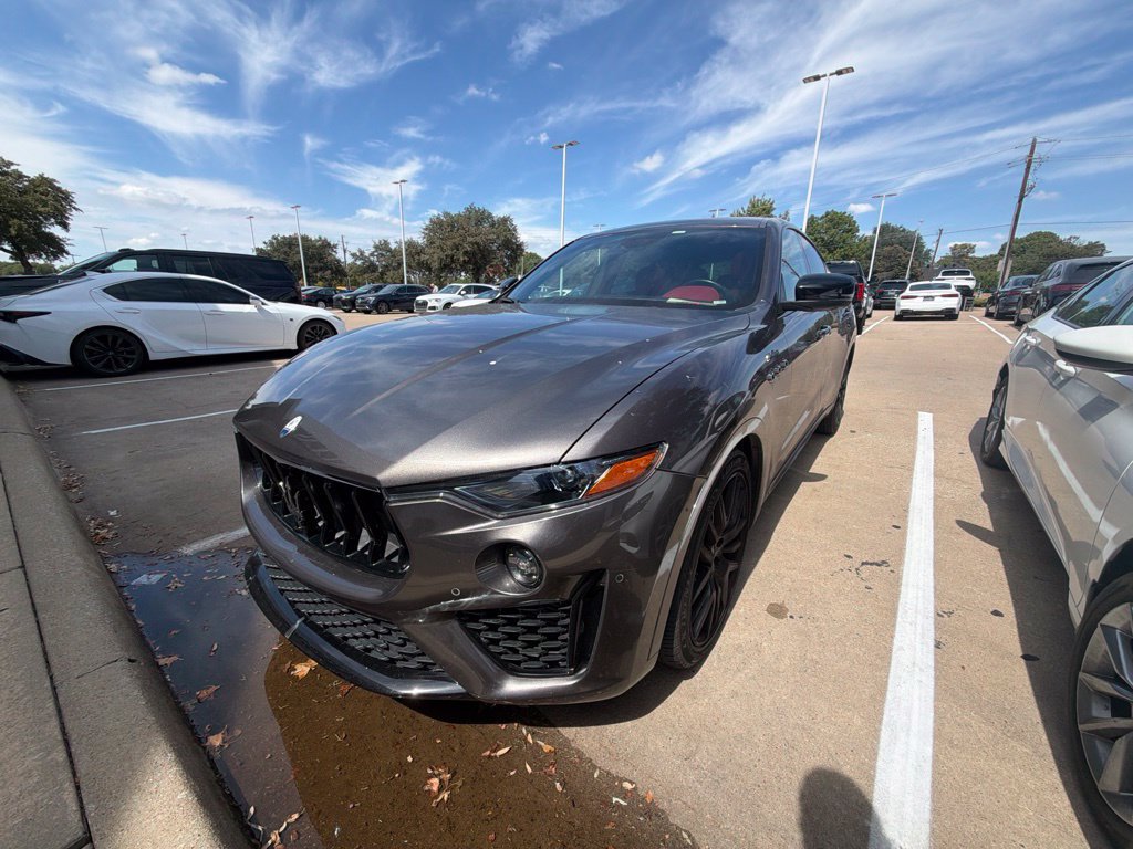 Used 2022 Maserati Levante Modena AWD/4WD image 3