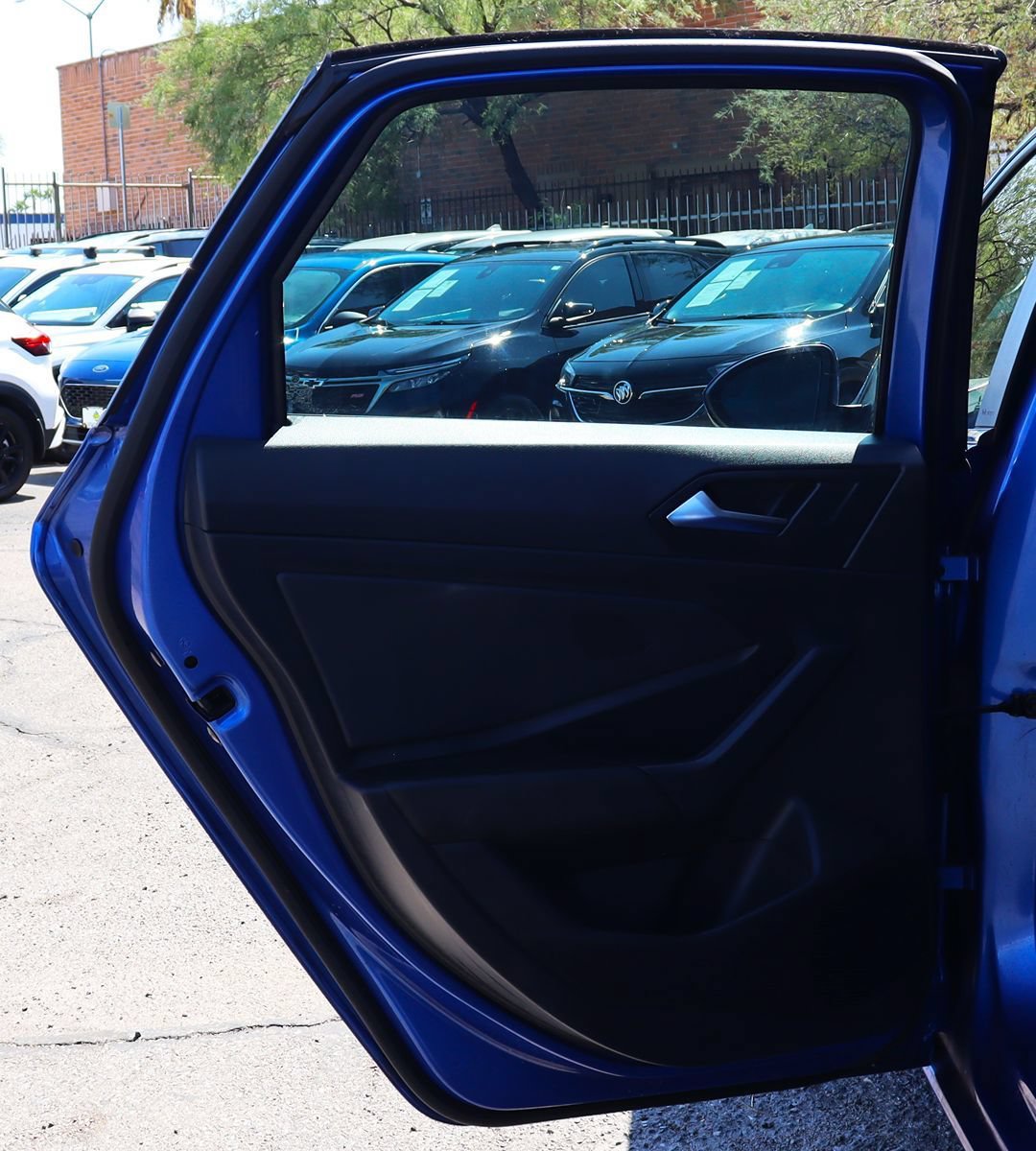 Used 2022 Volkswagen Jetta SE FWD image 33