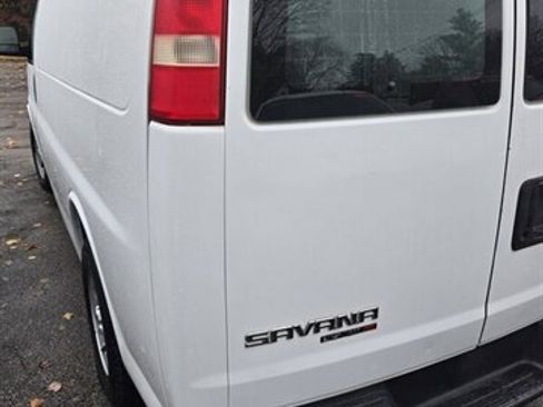Used 2013 GMC Savana 1500 AWD image 4