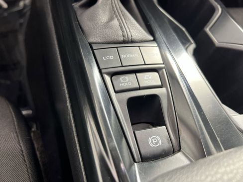 Used 2025 Toyota Camry LE FWD image 32
