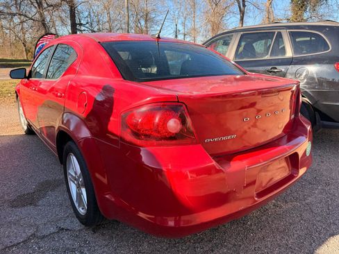 Used 2013 Dodge Avenger SXT FWD image 3
