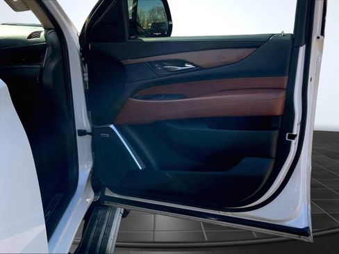 Used 2019 Cadillac Escalade Premium Luxury AWD/4WD image 27