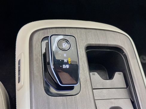 Used 2024 Nissan Ariya AWD image 25