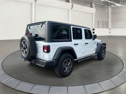 Used 2018 Jeep Wrangler Unlimited Sport S AWD/4WD image 5
