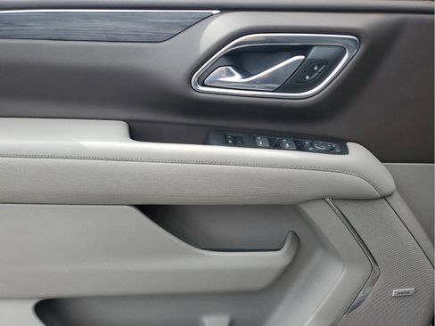 Used 2021 GMC Yukon SLT w/ SLT Premium Package image 17