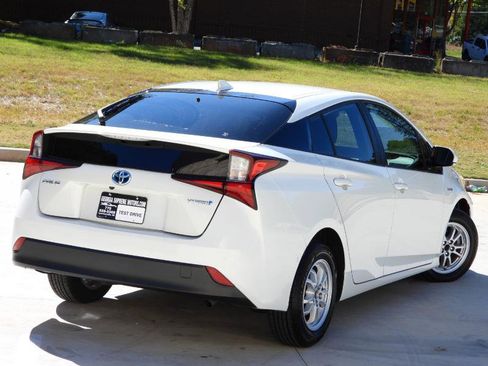 Used 2019 Toyota Prius L Eco image 4