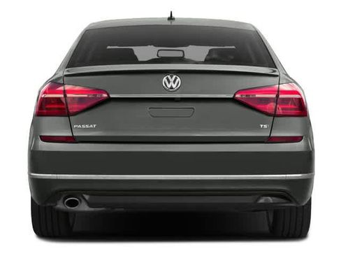 Used 2018 Volkswagen Passat 2.0T R-Line w/ R-Line Lighting Package image 5