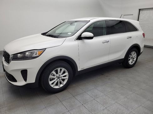 Used 2020 Kia Sorento LX image 2