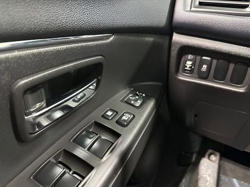 Used 2015 Mitsubishi Outlander Sport SE AWD/4WD image 16