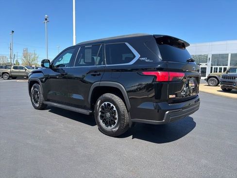 Used 2024 Toyota Sequoia SR5 w/ SR5 Premium Package AWD/4WD image 5