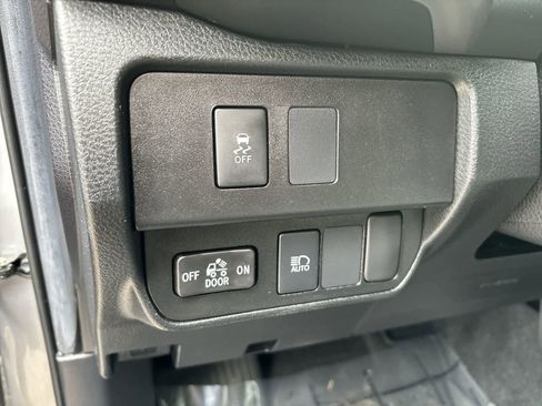 Used 2021 Toyota Tacoma SR5 image 11