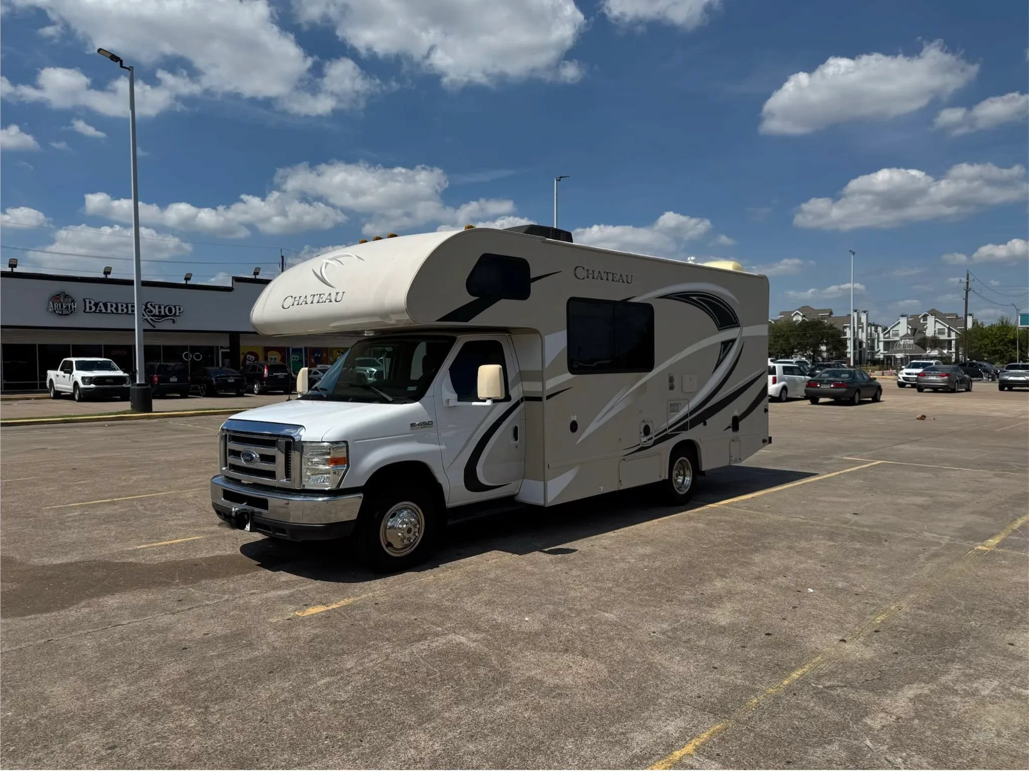 Used 2017 Ford E-450 and Econoline 450 Super Duty w/ Motorhome Prep Package RWD image 1