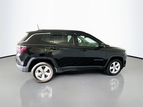 Used 2020 Jeep Compass Latitude image 8