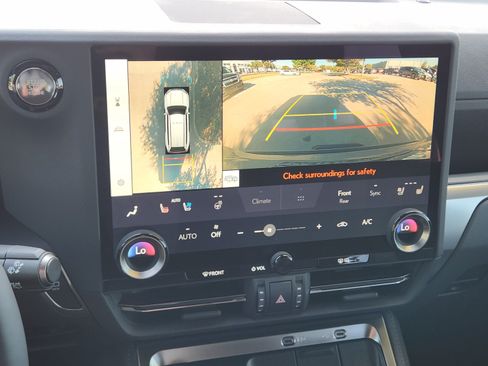 Used 2026 Lexus GX 550 w/ Cold Area Package AWD/4WD image 12