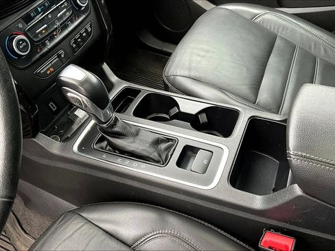 Used 2019 Ford Escape Titanium AWD/4WD image 16
